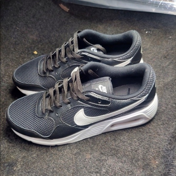 Nice shoes - Picture 3 of 3